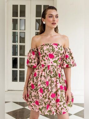 Beyond By Vera Leah Floral Off The Shoulder Mini Dress Size Medium NWT Pink